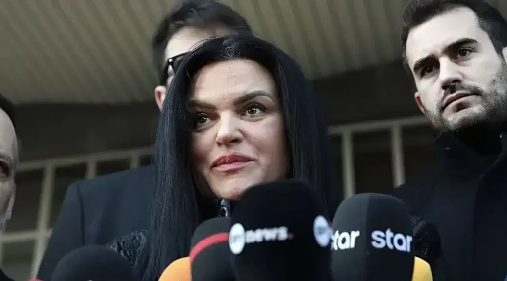 Δεν είναι όλα σκοτεινά – Η Ελλάδα «γεννά» και γυναίκες όπως η Κατσαφάδου