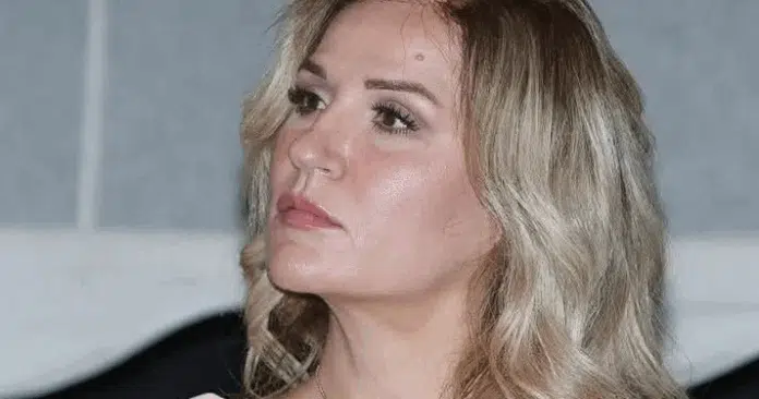 Οι δύσκολες ώρες για την Μπέσυ Μάλφα, όγκοs στο κεφάλι και η μεγάλη μάχη