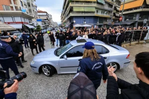 ΤΟΝ ΣΤΗΡΙΖΟΥΜΕ: ΕΤΣΙ ΥΠΟΔΕΧΘΗΚΑΝ ΟΙ ΕΡΓΑΖΟΜΕΝΟΙ ΤΟΥ ΒΙΟΛΑΝΤΑ ΤΟΝ ΙΔΙΟΚΤΗΤΗ
