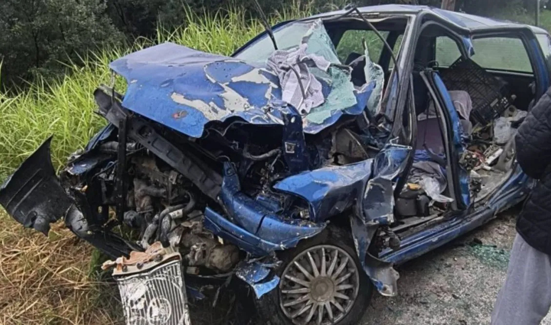 Σφοδρό τροχαίο στην χώρα: Σχολικό λεωφορείο που μετέφερε μαθητές συγκρούστηκε με ΙΧ