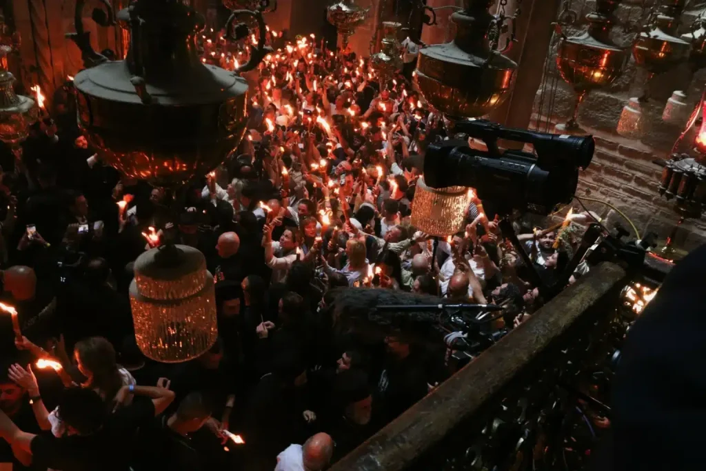 Άγιο Φως: Κανονικά η Τελετή Αφής με συμβολικό και περιορισμένο χαρακτήρα