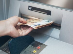 ΑΝΑΚΟΙΝΩΘΗΚΕ ΕΠΙΔΟΜΑ: Ποιοι θα πάρουν 300€ χωρίς αίτηση