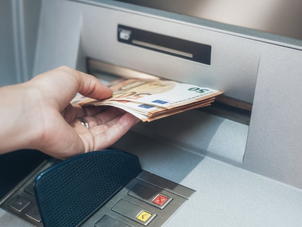 ΑΝΑΚΟΙΝΩΘΗΚΕ ΕΠΙΔΟΜΑ: Ποιοι θα πάρουν 300€ χωρίς αίτηση