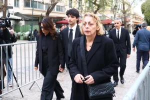 “Ήσουν για εκείνον…” Το στεφάνι που ξεχώρισε στην κηδεία της Μαρινέλλας – Όλοι σχολίαζαν το ίδιο