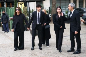 ΞΕΚΙΝΑΕΙ ΛΑΙΚΟ ΠΡΟΣΚΥΝΗΜΑ ΓΙΑ ΤΗΝ ΝΤΙΒΑ ΜΑΡΙΝΕΛΑ: “ΜΗΝ ΠΑΤΕ ΣΤΟ…” Η ΕΝΤΟΛΗ ΤΗΣ ΟΙΚΟΓΕΝΕΙΑΣ