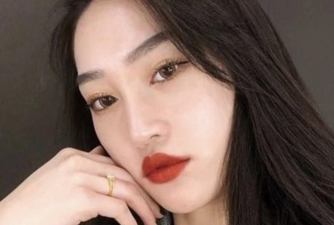 ΣΟΚ: ΝΕΚΡΗ 29ΧΡΟΝΗ INFLUENCER - ΤΗΝ ΠΟΝΟΥΣΕ Η ΜΑΣΧΑΛΗ ΤΗΣ, ΝΟΜΙΖΕ ΟΤΙ ΕΙΝΑΙ ΜΥΙΚΟ ΑΛΛΑ ΕΙΧΕ...