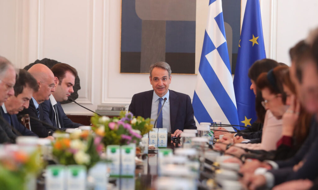 Έσκασε: Ο Μητσοτάκης ανακοίνωσε τον νέο κατώτατο μισθό – Το ποσό που φθάνει