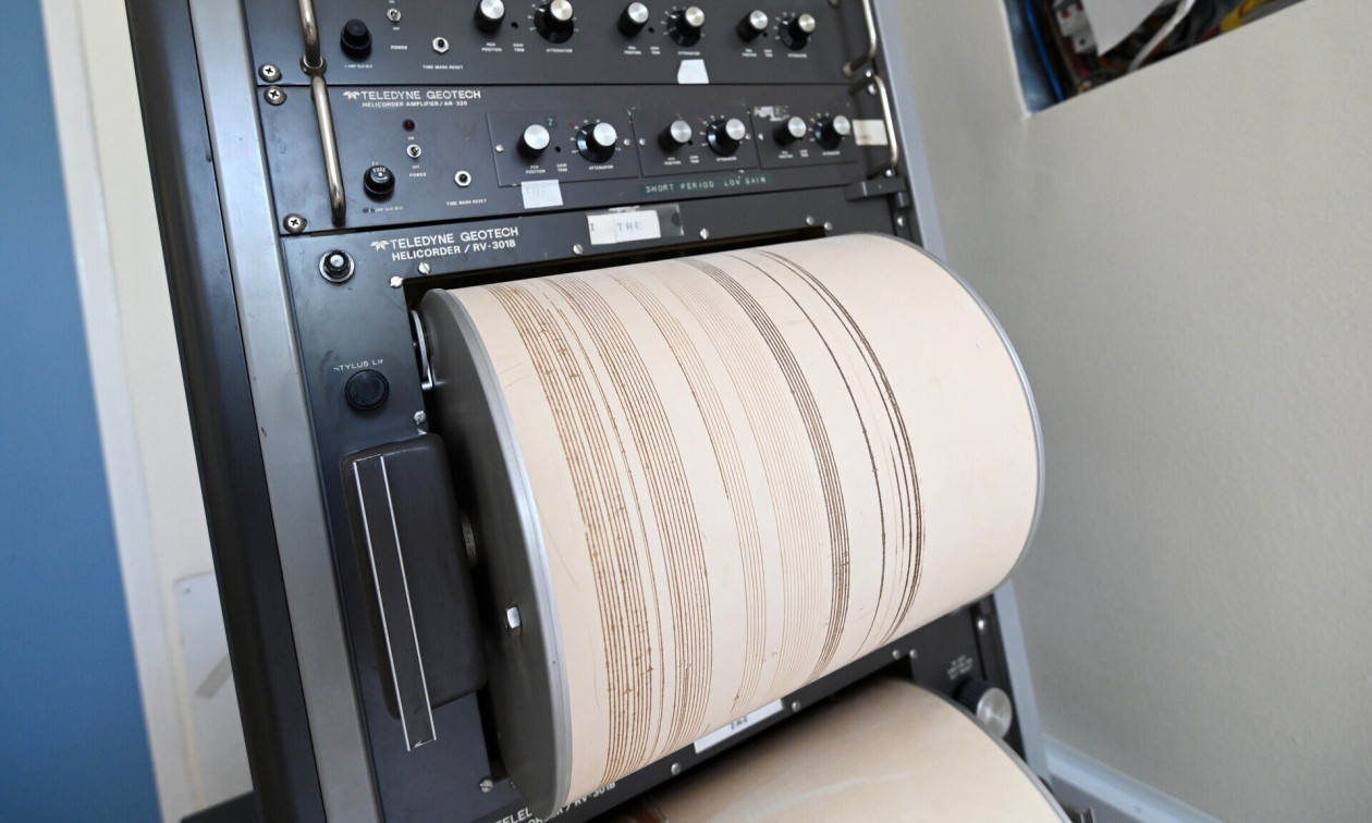 ΤΩΡΑ: ΙΣΧΥΡΟΣ ΣΕΙΣΜΟΣ 5,1 ΡΙΧΤΕΡ ΞΑΝΑ – «ΠΕΤΑΧΤΗΚΑΝ» ΟΛΟΙ ΕΞΩ ΑΠΟ ΤΑ ΣΠΙΤΙΑ ΤΟΥΣ