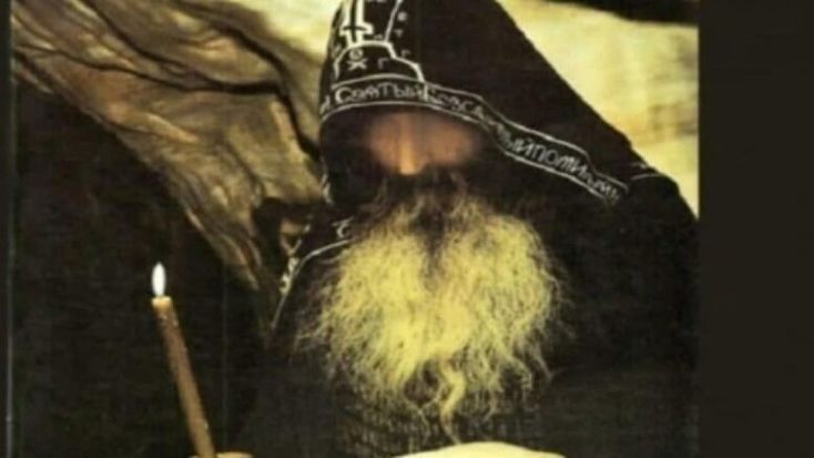 «Τράπεζες θα πτωχεύσουν, σεισμοί…» – Η προφητεία του γέροντα Αντώνιου θα σας συγκλονίσει