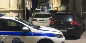 ΣΟΚ ΜΕ ΤΟΝ ΘΑΝΑΤΟ 30ΧΡΟΝΗΣ ΕΓΚΥΟΥ ΣΤΟΝ ΚΟΛΩΝΟ: ΒΡΕΘΗΚΕ ΝΕΚΡΗ ΣΤΗ ΣΚΑΛΑ – ΣΥΝΕΛΗΦΘΗ Ο…