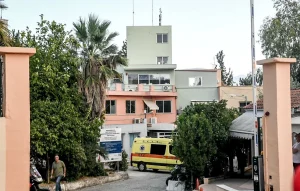 “ΤΗΝ ΑΦΗΣΑ ΣΤΟΝ…” ΦΡΙΚΗ Η ΑΠΟΛΟΓΙΑ ΤΗΣ ΜΗΤΕΡΑΣ ΤΟΥ ΒΡΕΦΟΥΣ ΠΟΥ ΜΕΤΑΦΕΡΘΗΚΕ ΜΕ ΕΓΚΑΥΜΑΤΑ ΣΤΟ ΝΟΣΟΚΟΜΕΙΟ