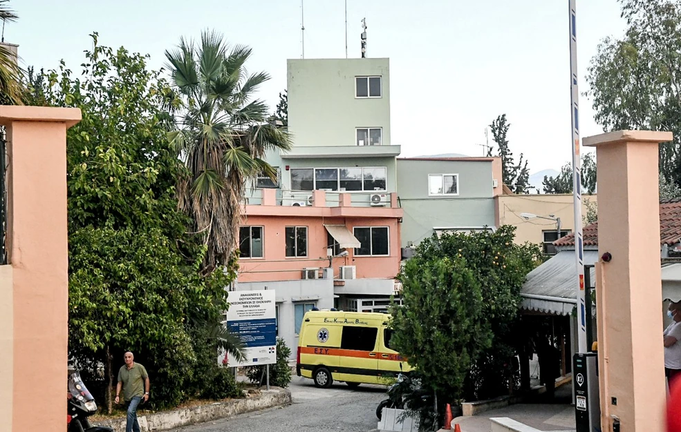 “ΤΗΝ ΑΦΗΣΑ ΣΤΟΝ…” ΦΡΙΚΗ Η ΑΠΟΛΟΓΙΑ ΤΗΣ ΜΗΤΕΡΑΣ ΤΟΥ ΒΡΕΦΟΥΣ ΠΟΥ ΜΕΤΑΦΕΡΘΗΚΕ ΜΕ ΕΓΚΑΥΜΑΤΑ ΣΤΟ ΝΟΣΟΚΟΜΕΙΟ