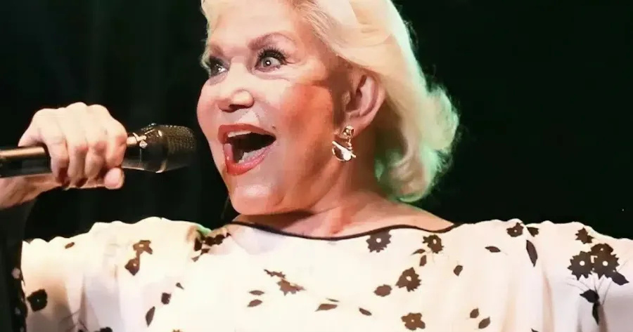 ΤΟ ΤΡΑΓΟΥΔΙ ΠΟΥ ΕΙΧΕ ΖΗΤΗΣΕΙ Η ΜΑΡΙΝΕΛΑ ΓΙΑ ΤΗΝ ΚΗΔΕΙΑ ΤΗΣ