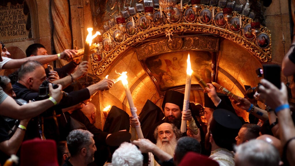 Πάσχα 2026: Τι θα γίνει με το Άγιο Φως αν συνεχιστεί ο πόλεμος