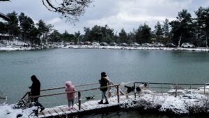 Χιόνια μέχρι και την Αττική: Ανατροπή δεδομένων με τον καιρό, οι προβλέψεις για 25η Μαρτίου – Μαρουσάκης, Αρναούτογλου προειδοποιούν