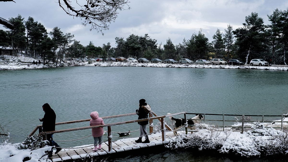 Χιόνια μέχρι και την Αττική: Ανατροπή δεδομένων με τον καιρό, οι προβλέψεις για 25η Μαρτίου – Μαρουσάκης, Αρναούτογλου προειδοποιούν