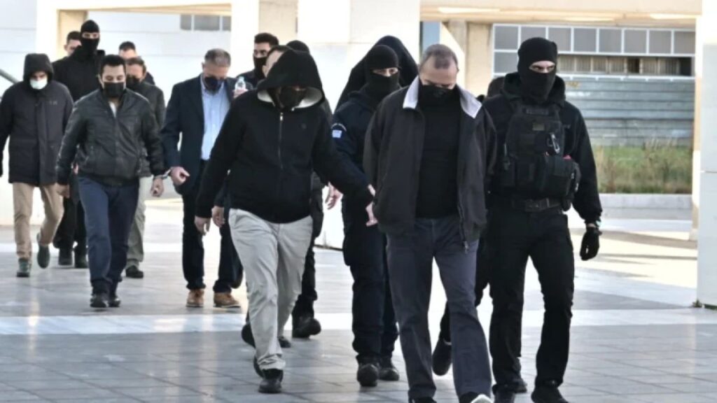 12ΧΡΟΝΗ ΣΤΟΝ ΚΟΛΩΝΟ: ΑΥΤΟΣ Ο ΚΑΝΑΛΑΡΧΗΣ ΕΜΠΛΕΚΕΤΑΙ ΣΤΗΝ ΥΠΟΘΕΣΗ – ΤΟ ΑΠΟΚΑΛΥΨΕ Η ΜΑΝΑ