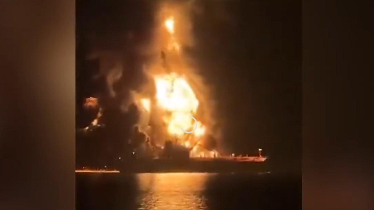 «Ζέφυρος»: Σε ποιους ανήκει το ελληνόκτητο τάνκερ που χτυπήθηκε στον Περσικό ΣΗΜΕΡΑ