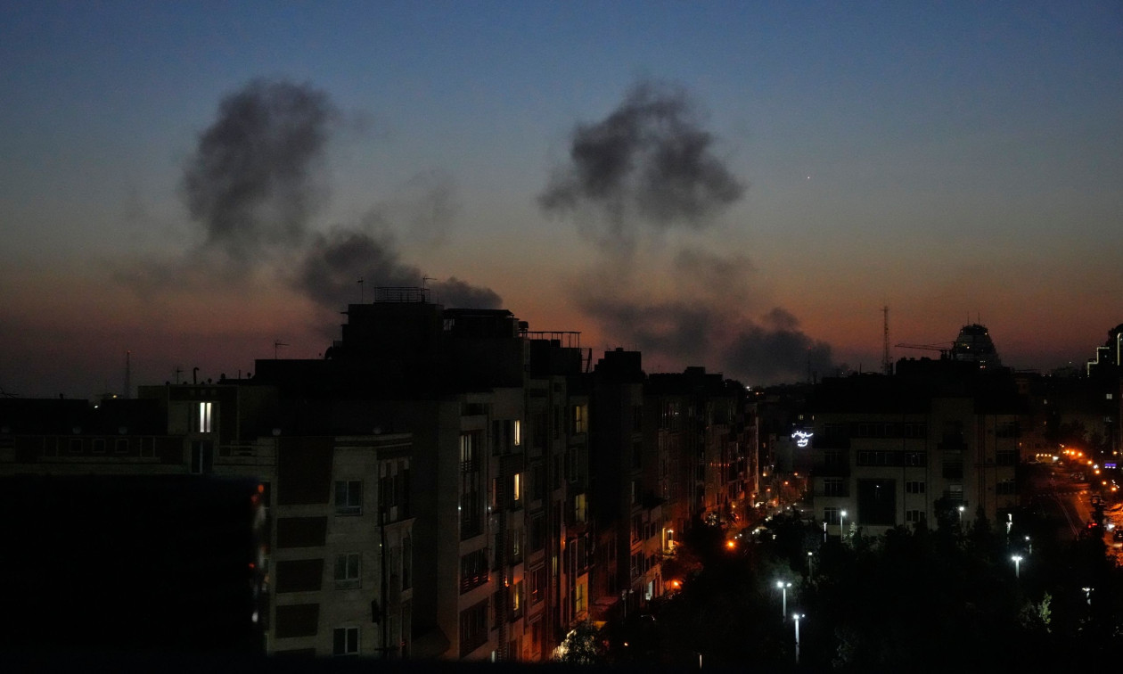 ΕΚΤΑΚΤΟ ΤΩΡΑ - ΜΠΛΑΚ ΑΟΥΤ ΠΑΝΤΟΥ