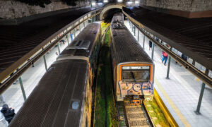 Πανικός στον Ηλεκτρικό – Ακινητοποιήθηκε ο συρμός