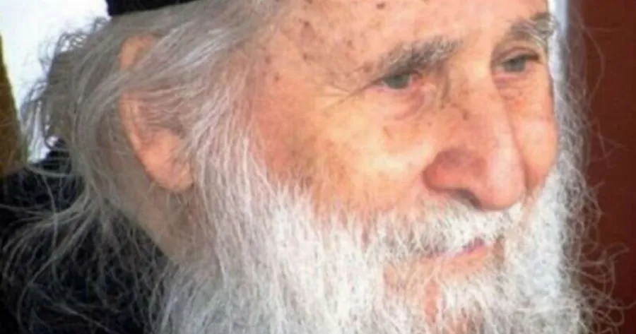 Προφητεία του γέροντα Ιωσήφ Βατοπαιδινού – Οι λεπτομέρειες σoκάpouv: «Η Τουρκία θα Eπιτεθεi στην Ελλάδα σε…»