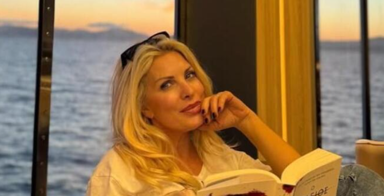 Ανάρτηση ΒΟΜΒΑ από Ελένη Μενεγάκη: Σπόντα ή απλή σύμπτωση;