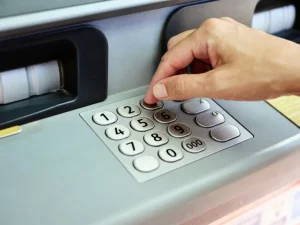 Επίδομα Πάσχα: Ποιοι δικαιούνται 200 ευρώ – Πώς θα κάνετε αίτηση