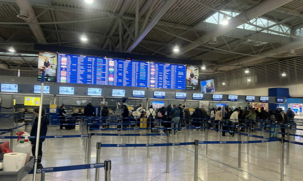 Χαμός με την επιβατική κίνηση στο «Ελευθέριος Βενιζέλος»