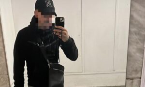 Αυτός είναι ο πασίγνωστος Έλληνας τράπερ που συνελήφθη – Έχει εκτίσει ποινή φυλάκισης και είναι ζευγάρι με πασίγνωστη influencer