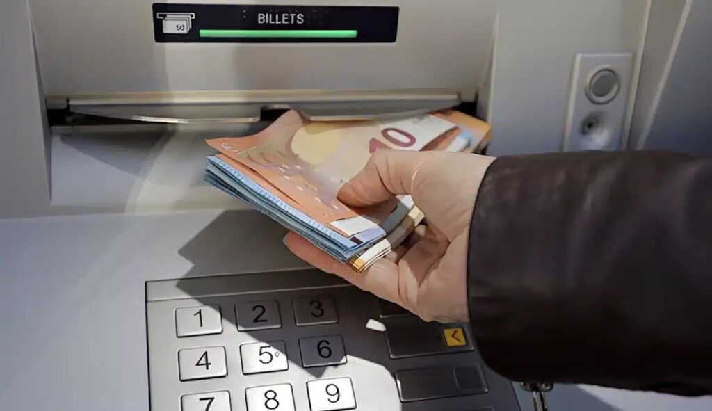 ΑΝΑΤΡΟΠΗ ΣΤΙΣ ΣΥΝΤΑΞΕΙΣ ΑΠΡΙΛΙΟΥ: ΜΟΛΙΣ ΑΝΑΚΟΙΝΩΘΗΚΕ ΑΠΟ ΕΦΚΑ