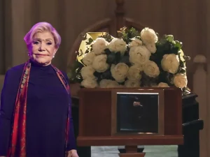 “ΑΝΑΤΡΙΧΙΑΣΑ ΦΟΡΟΥΣΕ ΕΝΑ ΚΟΚΚΙΝΟ ΦΟΥΛΑΡΙ…” ΘΡΗΝΟΣ ΤΩΡΑ ΣΤΗΝ ΚΗΔΕΙΑ ΤΗΣ ΜΑΡΙΝΕΛΑΣ ΤΙ ΣΥΝΕΒΗ