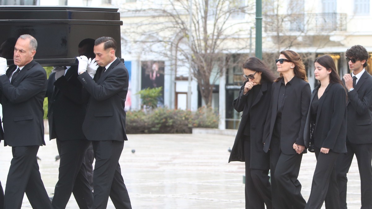 Κηδεία Μαρινέλλας: 