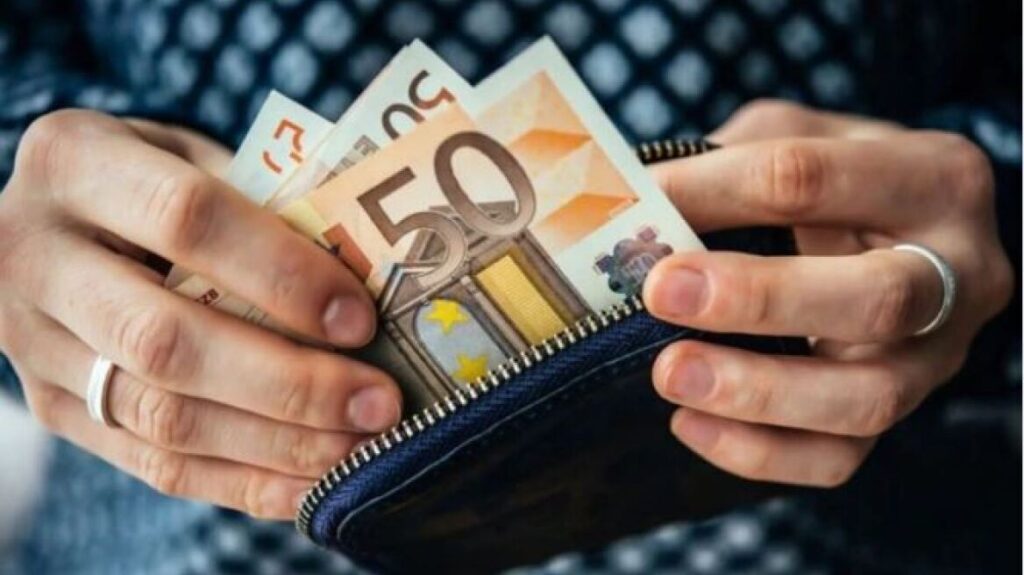 «Κλείδωσε» ο κατώτατος μισθός – Ποιους εργαζόμενους αφορά – Πόσο ανεβαίνει ο μισθός