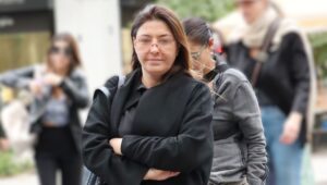 Λάμπρος Κωνσταντάρας για Έλενα Παπαρίζου: «Επιμένω ότι είναι στο νοσοκομείο…»