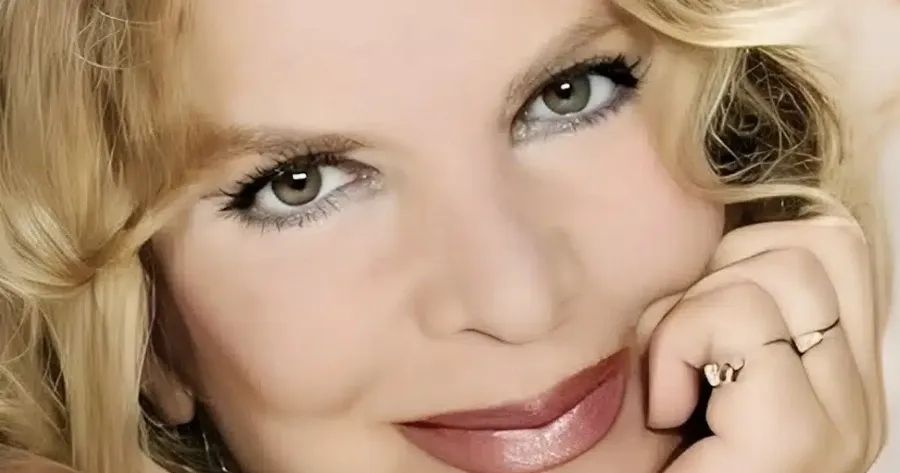 Πέθαvε πρωί με Αλτσχάιμερ η όμορφη τραγουδίστρια με τις πολλές επιτυχίες