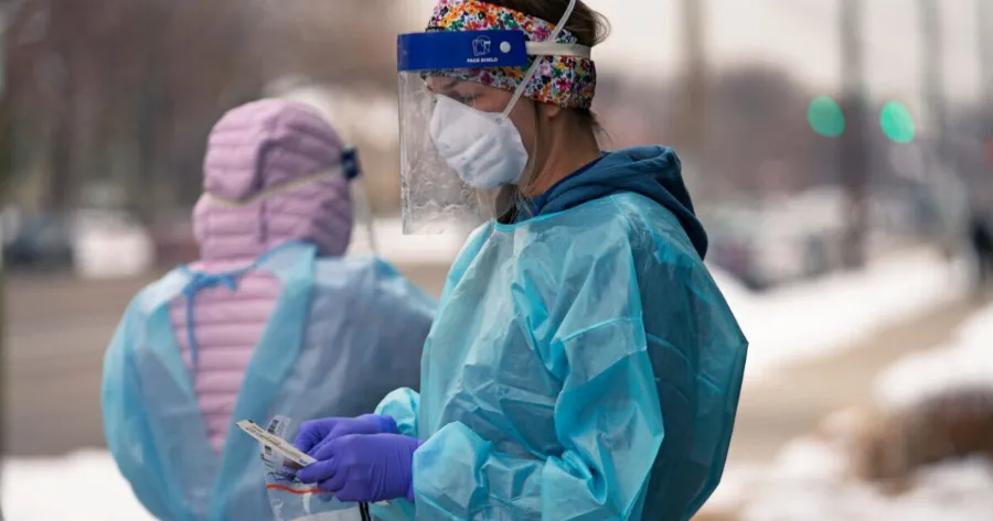 ΕΚΤΑΚΤΟ: Συναγερμός για δεκάδες κρούσματα μηνιγγίτιδας – Πιθανό λοκντάουν