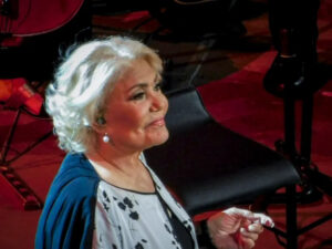 Θα την κατεβάσουν… ΕΚΤΑΚΤΟ τώρα για κηδεία Μαρινέλας – Απαρηγόρητη η κόρη της και ο Ρέμος