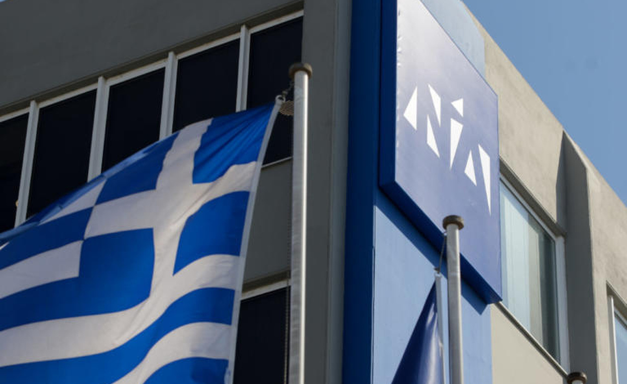 ΘΡΗΝΟΣ: ΝΕΚΡΟΣ ΒΟΥΛΕΥΤΗΣ ΤΗΣ ΝΕΑΣ ΔΗΜΟΚΡΑΤΙΑΣ