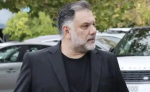 Ξέσπασε ο Γρηγόρης Αρναούτογλου για τη στρατιωτική παρέλαση στο Σύνταγμα – «Βλέπει όλος ο πλανήτης…»