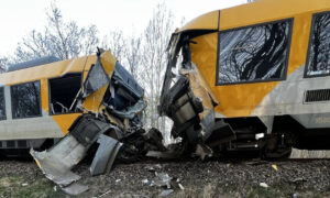 ΕΚΤΑΚΤΟ: ΣΥΓΚΡΟΥΣΗ ΔΥΟ ΤΡΕΝΩΝ ΤΩΡΑ – ΝΕΑ ΤΡΑΓΩΔΙΑ ΔΥΣΤΥΧΩΣ