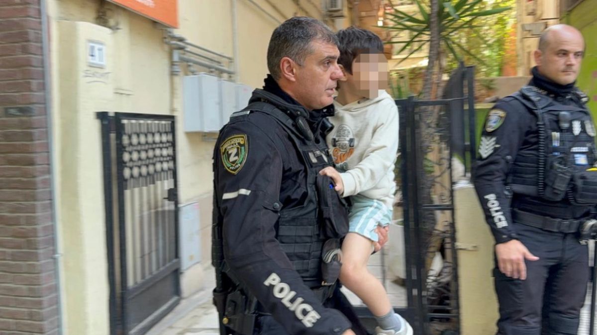 Συναγερμός στη Θεσσαλονίκη: Το κοινό στοιχείο σε 20χρονο και 5χρονο που πετούσαν αντικείμενα από μπαλκόνια