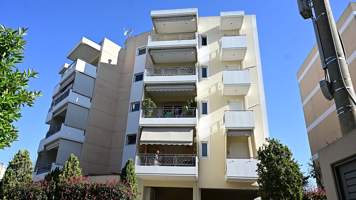 Θρίλερ στο Μαρούσι: Τι άκουσε η γειτόνισσα δευτερόλεπτα πριν η 27χρονη βρεθεί στο κενό – Η λέξη που «έκαψε» τον σύζυγο!