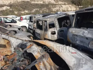 Εικόνες καταστροφής: Κάηκαν ολοσχερώς 11 αυτοκίνητα – Δυστυχώς…