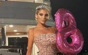 Κεφαλονιά: Η στιγμή που ο 26χρονος αρσιβαρίστας μεταφέρει λιπόθυμη τη 19χρονη