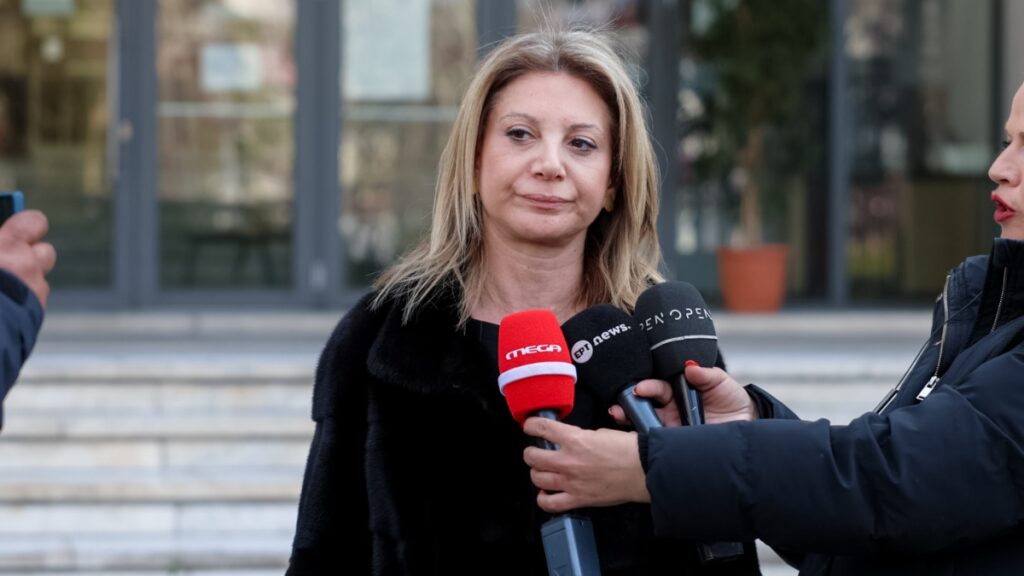 Το απόλυτο Βατερλό της Μαρίας Καρυστιανού – Γιατί την εγκαταλείπουν μαζικά οι δικοί της άνθρωποι και το κόμμα διαλύεται στα εξ ων συνετέθη!