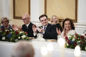 Στο σπίτι του Μητσοτάκη η Μπριζίτ Μακρόν για να δει τη Μαρέβα Γκραμπόφσκι: Το δώρο που της πήγε και οι ευχές που της έδωσε