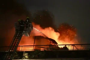 Τραγωδία στη Νέα Σμύρνη – Νεκρή μια γυναίκα από τη φωτιά στο διαμέρισμα