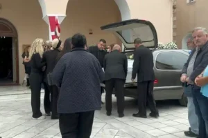 Δεν άντεξε τον πόνο μετά την κηδεία της κόρης της – Μόλις μαθεύτηκε για την μητέρα της Μυρτώς