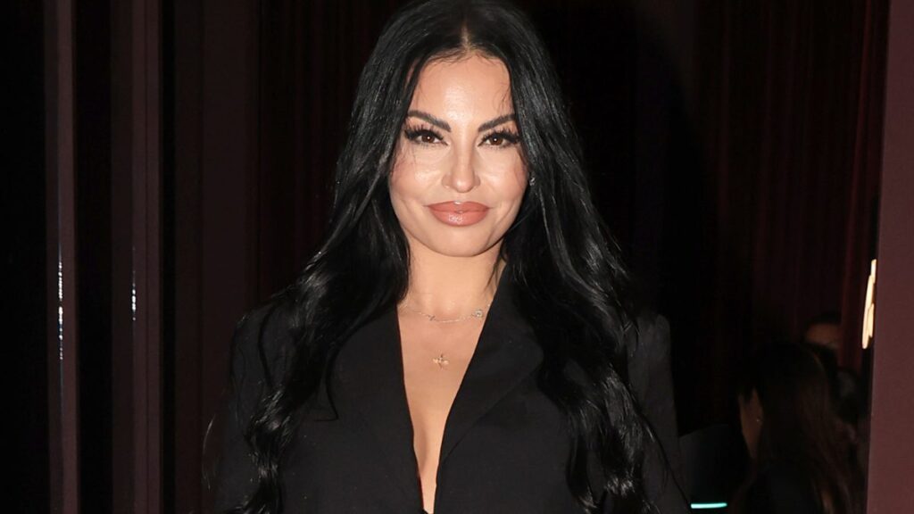 ΕΚΤΑΚΤΟ ΤΩΡΑ – ΣΤΟ ΑΣΤΥΝΟΜΙΚΟ ΤΜΗΜΑ Η ΔΗΜΗΤΡΑ ΑΛΕΞΑΝΔΡΑΚΗ – ΤΙ ΣΥΜΒΑΙΝΕΙ