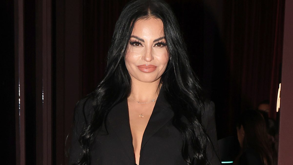 ΕΚΤΑΚΤΟ ΤΩΡΑ - ΣΤΟ ΑΣΤΥΝΟΜΙΚΟ ΤΜΗΜΑ Η ΔΗΜΗΤΡΑ ΑΛΕΞΑΝΔΡΑΚΗ - ΤΙ ΣΥΜΒΑΙΝΕΙ